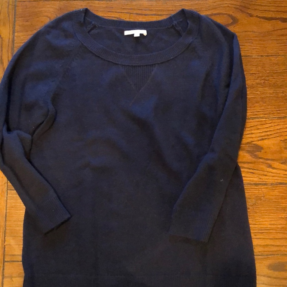 Gap navy sweater